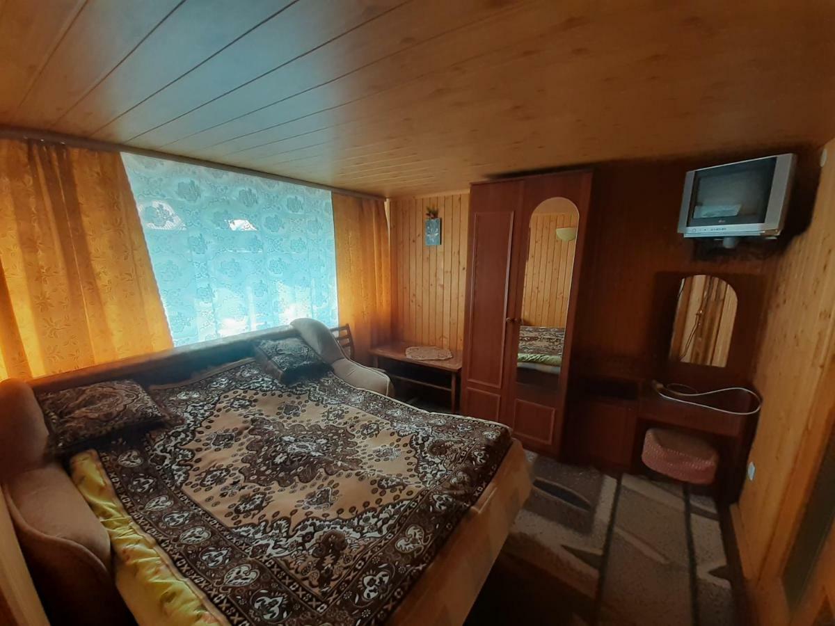 Hotel Kатруся à Yaremtche Extérieur photo