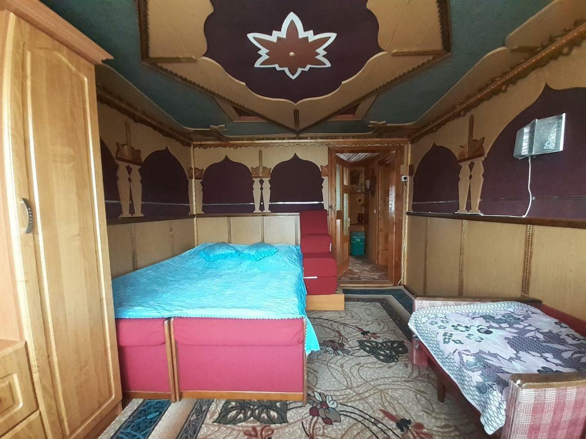 Hotel Kатруся à Yaremtche Extérieur photo
