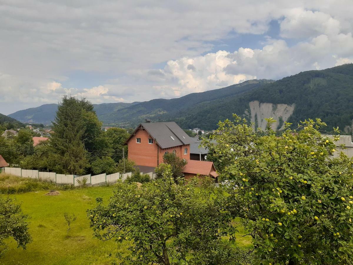 Hotel Kатруся à Yaremtche Extérieur photo